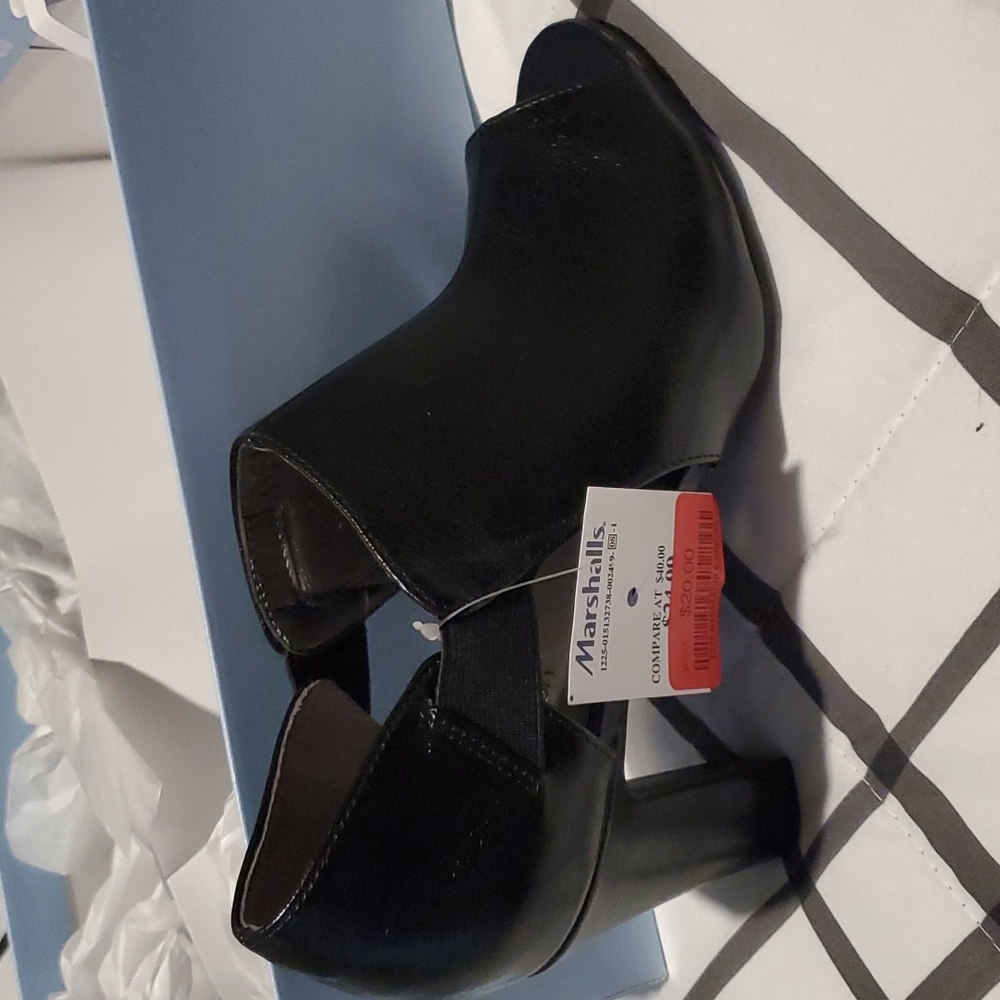 Womens size 7 black Lifestride opened toe heels
